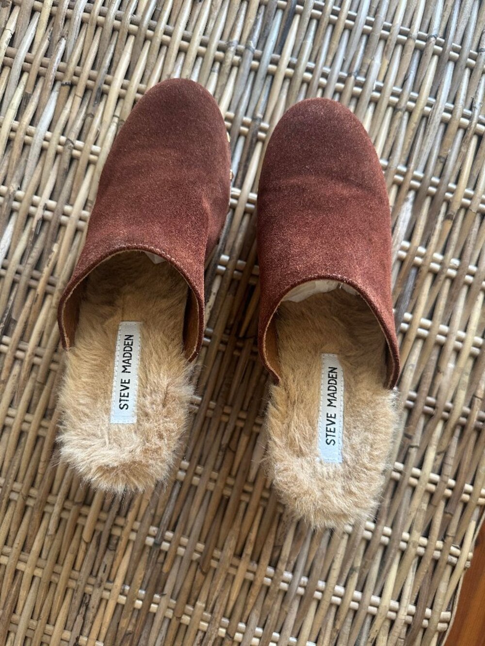 Steve Madden Brooklyn Brown Suede Fur Lined Clogs w/Gold Studs - Size 6 (EUC)